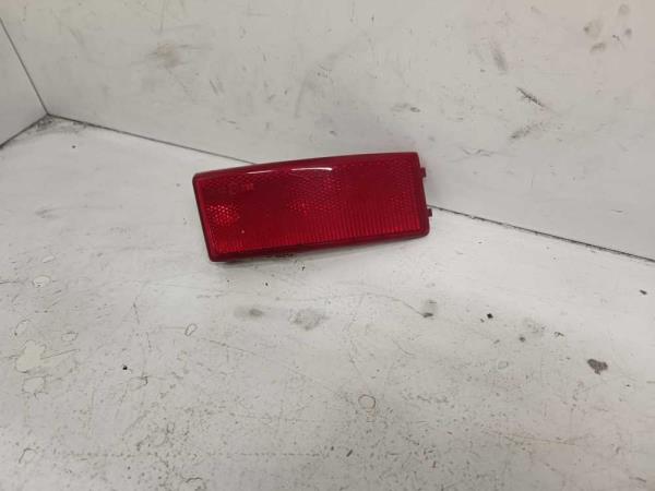 CATADIOPTRE ARRIERE DROIT FORD - Vue 1